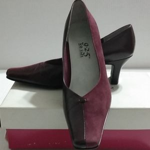 Ladies Villagers Burgundy Shoes Size 8 Make An Offer